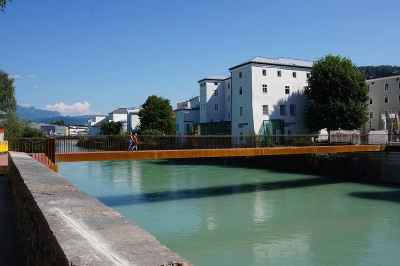 800px-der_neue_pfannhausersteg_in_hallein.jpg